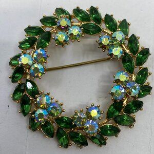 Vtg crown Trifari green rhinestone crystal brooch